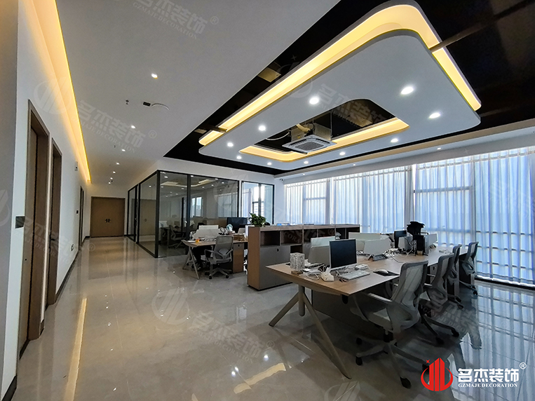 開(kāi)放辦公區(qū)